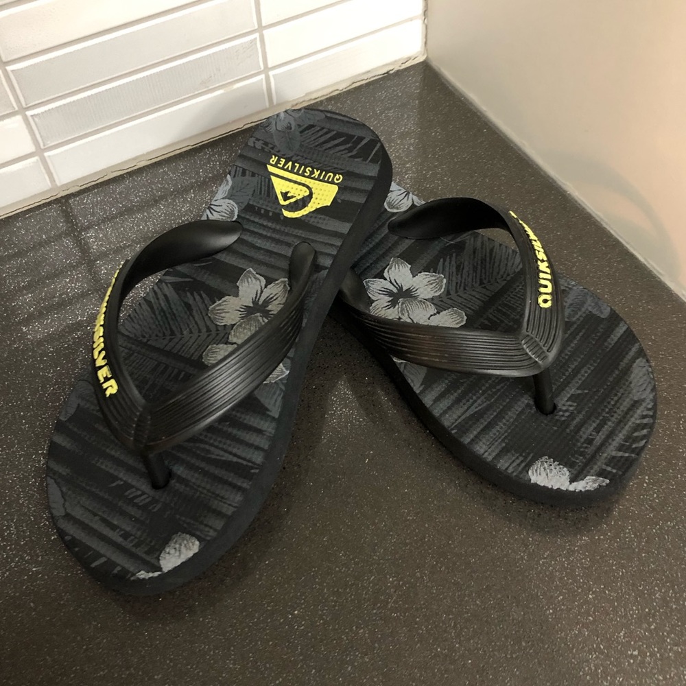 Quiksilver boys flipflops